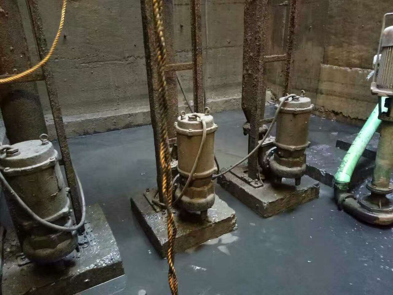 西固污水池清理